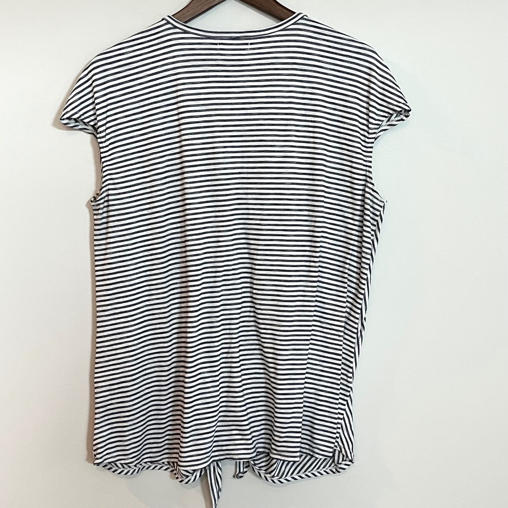 Max Studio Womens 1X Navy White Striped Tie Front Button V-Neck Top 9W04F73 - Picture 3 of 6